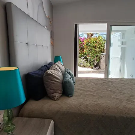 Uno - Front Line Of Ocean Apartment *