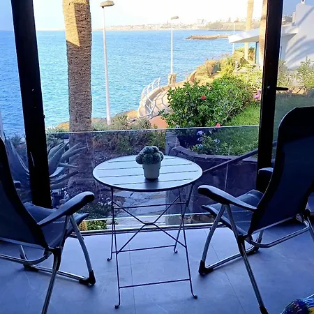Uno - Front Line Of Ocean Apartment