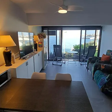 Uno - Front Line Of Ocean Apartment *